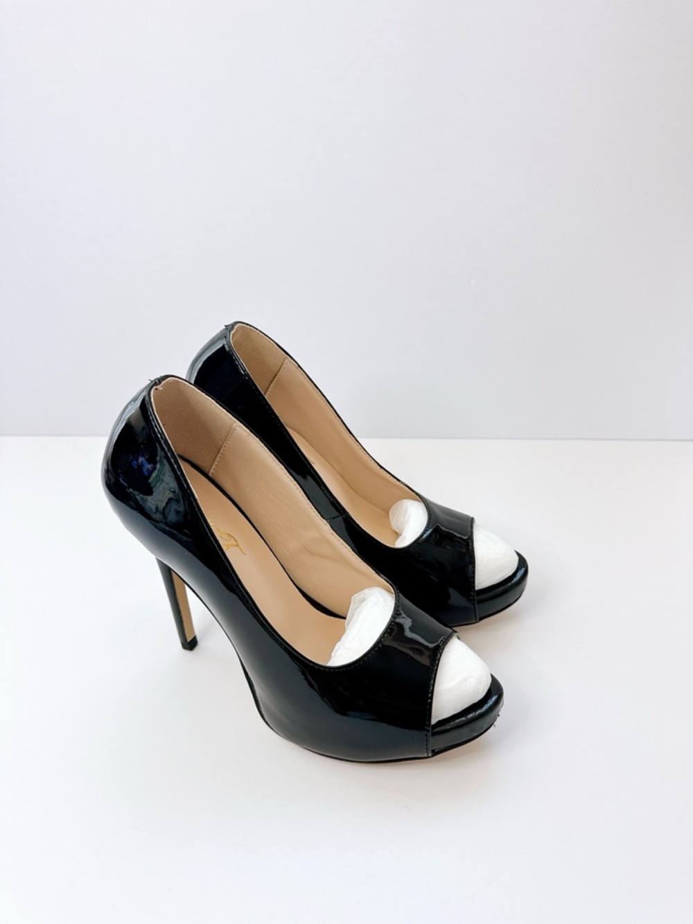 Size 6.5 Women’s Black Patent Leather Peep Toe Platform Heels FOWT